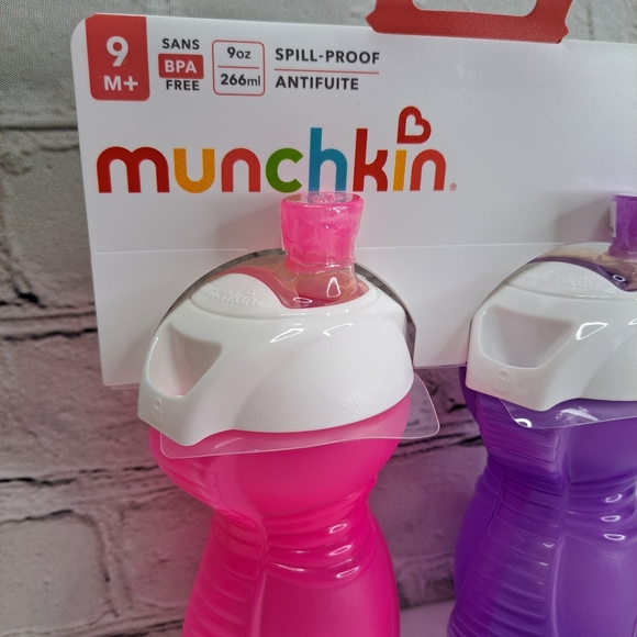 'MUNCHKIN' CLICK~LOCK BITE~PROOF SPILL PROOF LEAK PROOF 2-PACK SIPPY CUPS - Picture 5 of 11